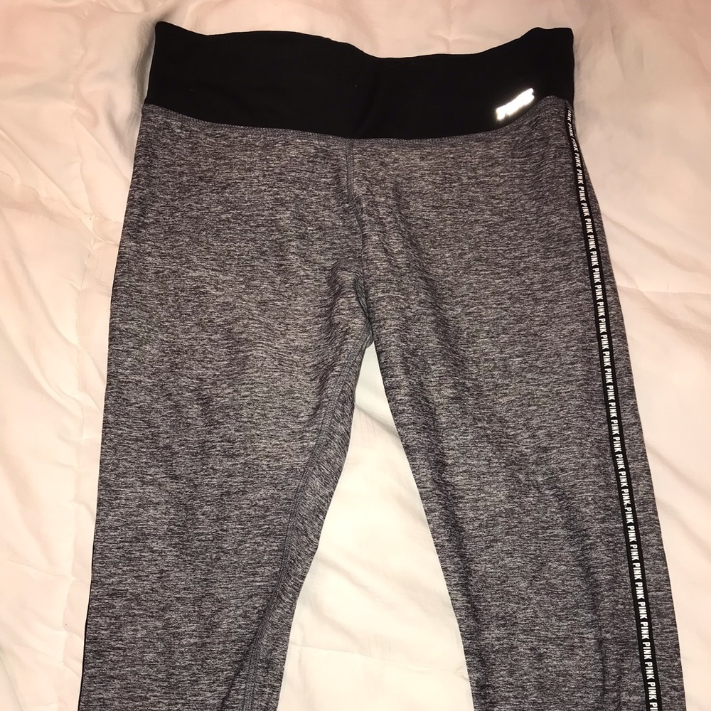 Cropped yoga pants